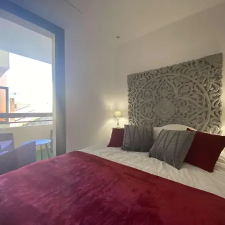 Sainte-maxime: 2 Pièces Rénové Avec Terrasse, Climatisation Et à 2 Pas De La - Fr-1-226-498 Sainte-Maxime