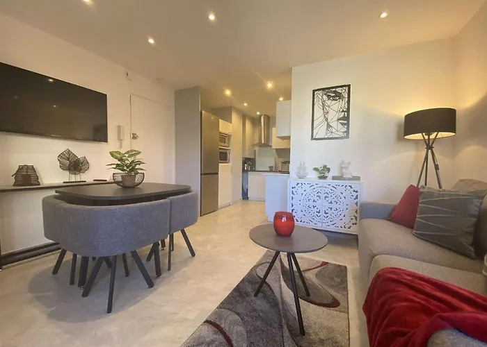 Lejlighed Sainte-maxime: 2 Pieces Renove Avec Terrasse, Climatisation Et A 2 Pas De La - Fr-1-226-498 *