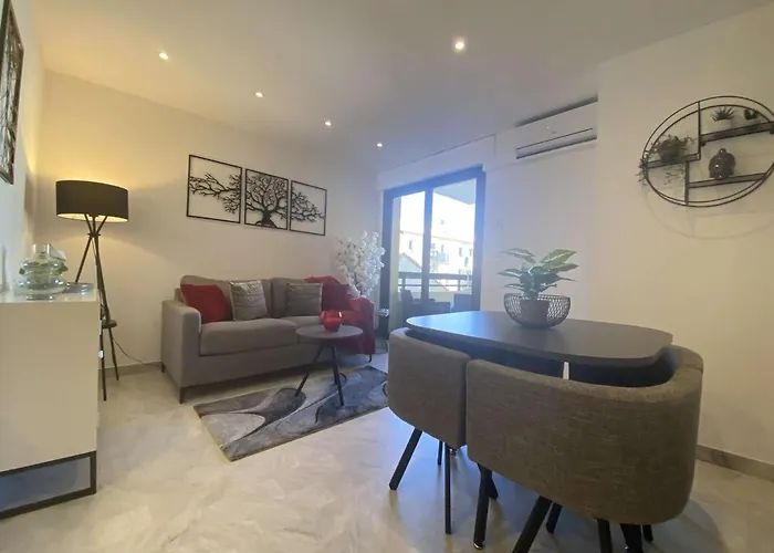 アパート Sainte-maxime: 2 Pieces Renove Avec Terrasse, Climatisation Et A 2 Pas De La - Fr-1-226-498 *